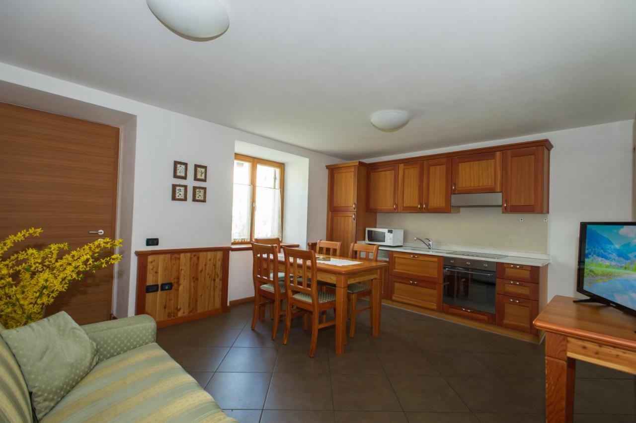 Casa Tomaselli Lejlighedshotel Pellizzano Eksteriør billede