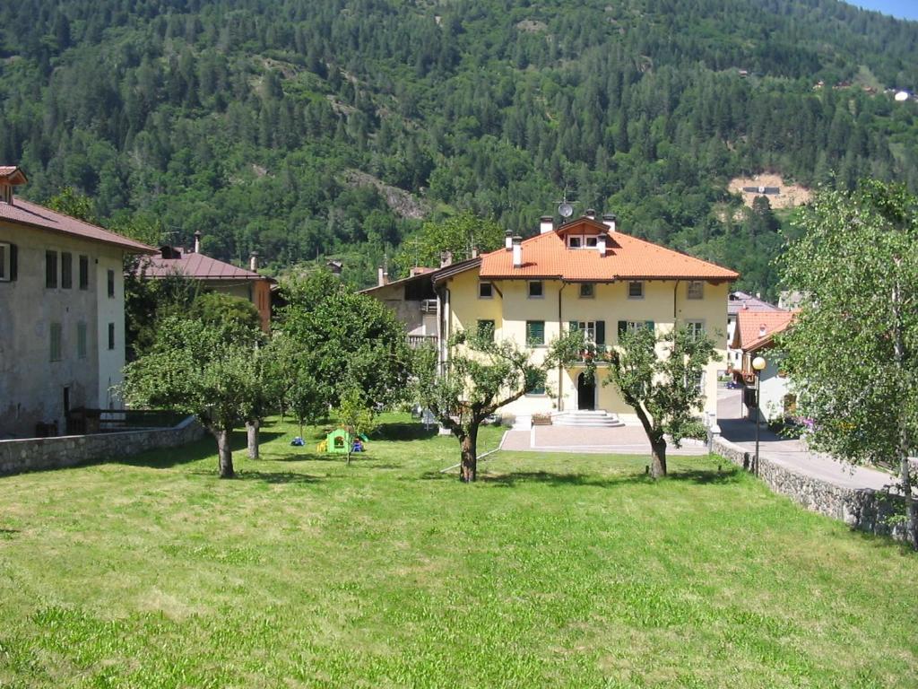 Casa Tomaselli Lejlighedshotel Pellizzano Eksteriør billede