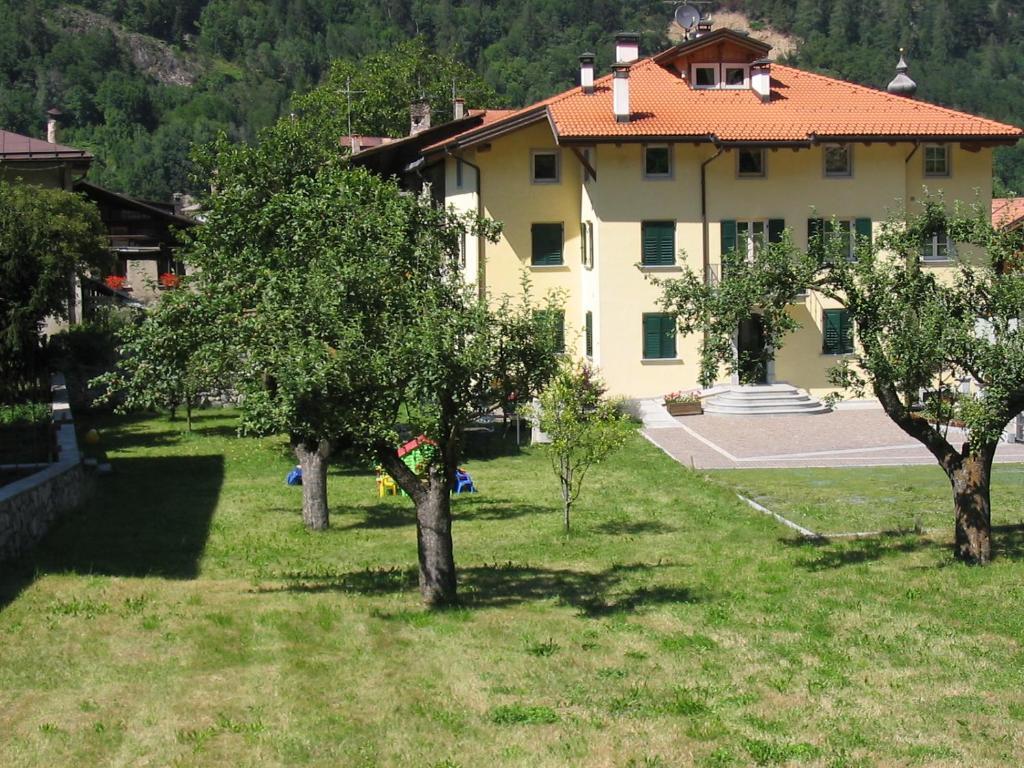 Casa Tomaselli Lejlighedshotel Pellizzano Eksteriør billede